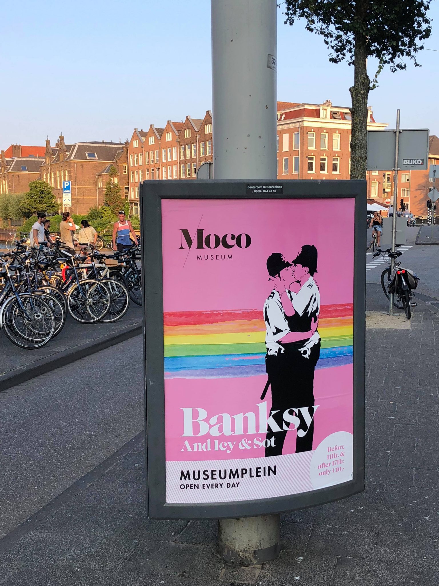 We got in trouble by some kissing cops. | ASA - Amsterdam Street Art